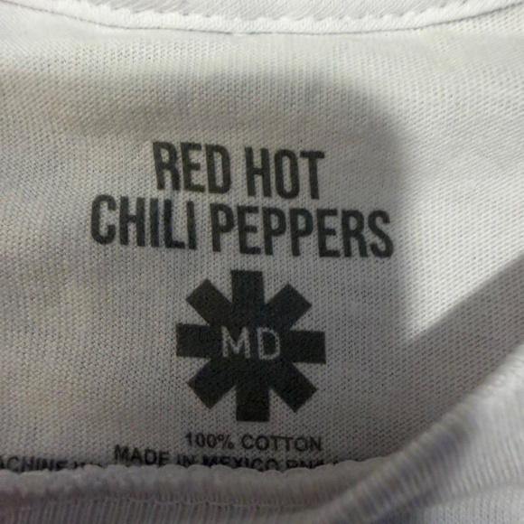 NWOT Red Hot Chili Peppers T-Shirt - Picture 5 of 5